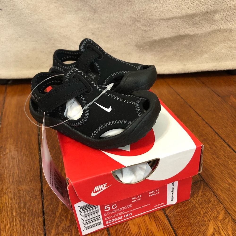 Nike toodler sandals